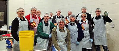 PJ Volunteers with Second Harvest Foodbank